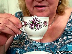 ぽっちゃり, ブロンド, フェラチオ, お婆さん, 巨大, 熟年, 現実, オッパイの