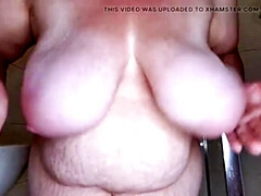 Tetas grandes, Británico, Fetiche, Maduro, Madres para coger, Tetas naturales, Tetas colgantes, Esposa