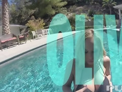 Bikini, Blonde, Doigter, Hard, Masturbation, Piscine, Allumeuse, Mouillée