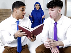 Muslim hottie with big boobs Vivianne DeSilva jumps on a big dick