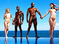 18 ans, Gros cul, Sucer une bite, En levrette, Le plan cul à quatre, De plein air, Maigrichonne, Adolescente