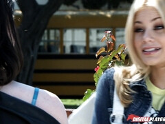 Ванна, Большие сиськи, Блондинки, Минет, Затыкание рта, Крошечные, Школьница, Тату