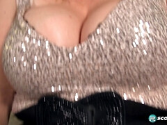 Grosser arsch, Blasen, Pummelig, Spermaladung, Handjob, Unschuldig, Natürlich, Ablutschen