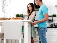 18 ans, Sucer une bite, Brunette brune, Tir de sperme, Hd, Orgasme, Suçant, Nénés