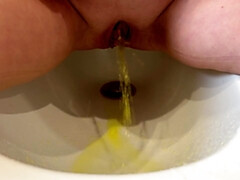 Big Open Vagina Pissing Yellow Urine In A Bidet