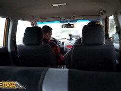 Mamada, Coche, Estilo perrito, Enorme, Tetas naturales, Orgasmo, Pov, Realidad