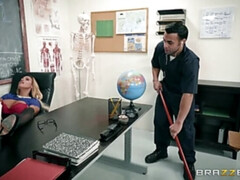 Grote mammen, Blond, Realiteit, Lerarin, Speelgoed