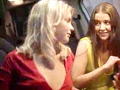 Blasen, Braunhaarige, Aufs gesicht abspritzen, Frau frau mann, Lingerie, Flotter dreier