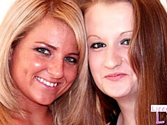 18 jahre, Blondine, Hochschule, Hardcore, Küssen, Lesbisch, Muschi, Spielzeuge