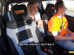 Leie, Blasen, Auto, Tschechisch, Jeans, Natürlichen titten, Im freien, Pov