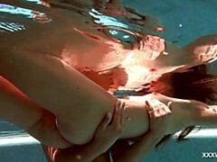 18 jaar, Blond, Bruinharig, Fetisj, Hd, Lesbisch, Tiener, Tieten likken