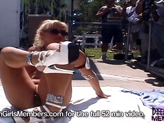 Amateur, Chica, Tetas grandes, Rubia, Morena, Público, Realidad, Tetas