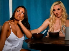 Grosse titten, Braunhaarige, Behaart, Lesbisch, Lecken, Milf, Entkleiden, Titten