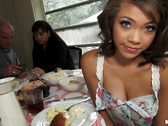 Noire, Branlette thaïlandaise, Adolescente