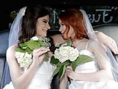 人形, 指いじり, レズビアン, オナニー, 淫乱熟女, ストッキング, ペニスバンド, おもちゃ