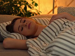 Blond, Pijpbeurt, Europees, Sperma in gezicht, Vriendin, Gezichtspunt, Tatoeage, Tieten likken