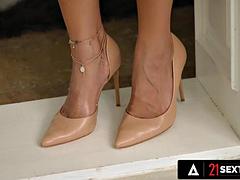 Chica, Verga grande, Tetas grandes, Pies, Fetiche, Sexo duro, Besar, Tetas