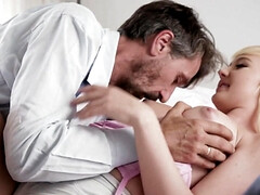 Grosser schwanz, Grosse titten, Blondine, Blasen, Besamung, Papi, Hardcore, Hd