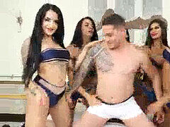 In den arsch, Blasen, Gruppensex, Orgie, Transfrau