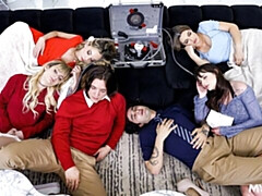 18 ans, Gros cul, Grosse bite, Sucer une bite, En levrette, Le plan cul à quatre, Adolescente, Nénés