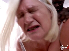 Grosse titten, Blasen, Pummelig, Oma, Hardcore, Lecken, Milf, Muschi