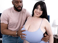 Belle grosse femme bgf, Gros cul, Gros seins, Sucer une bite, Brunette brune, Rondelette, En levrette, Interracial