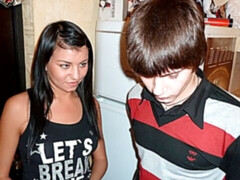 Pijpbeurt, Bruinharig, Hondjeshouding, Fetisj, Slipje, Geschoren, Tiener, Tieten likken