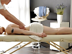 Culo grande, Rubia, Mamada, Estilo perrito, Tetas naturales, Cabello corto, Adolescente, Tetas