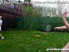 Femme couguar, En levrette, Le plan cul à quatre, Grandpère, Mature, Chatte, Serré, Nénés