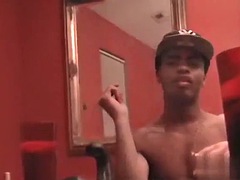 Noire, Sucer une bite, Noir ébène, Homosexuelle, Poilue, Masturbation, Douche, Suçant