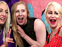 18 jahre, Blondine, Britisch, Cfnm, Kleid, Weibliche domination, Handjob, Jungendliche (18+)