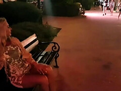 Amateur, Tetas grandes, Club, Orgasmo, Orinar, Pov, Público, Solo