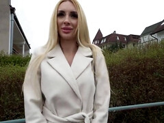 Leie, Grosse titten, Blondine, Blasen, Spermaladung, Milf, Dürr, Strümpfe