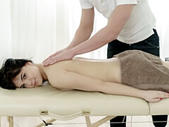 18 ans, Cul, Brunette brune, En levrette, Seins naturels, Maigrichonne, Adolescente, Nénés