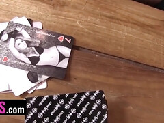 アメリカ人, ブロンド, 指いじり, レズビアン, なめる, 下着, オーガズム, ティーン