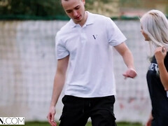 Большой член, Блондинки, Минет, Грудастые, Парочка, Натуральные сиськи, Бритые, Студентка