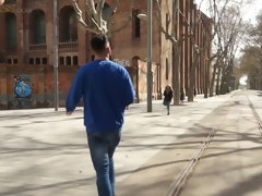 Brunette brune, Faciale, Groupe, Talons, De plein air, Public, Jarretelles