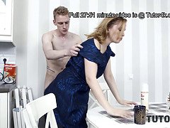 Grosser schwanz, Blondine, Hundestellung, Reif, Milf, Strümpfe, Ablutschen, Lehrer