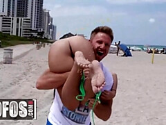 Plage, Grosse bite, Blonde, En levrette, Hd, Rasée, Plan cul à trois, Nénés