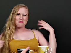 Lieveling, Blond, Pijpbeurt, Naakte man aangeklede vrouw, Europees, Dominante vrouw, Groep, Tieten likken