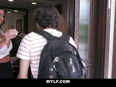 Grosse bite, Gros seins, Brunette brune, Tir de sperme, En levrette, Hard, Hd, Épouse