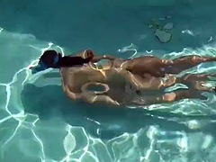 Grosse titten, Hardcore, Ungarisch, Öffentlich, Erotischer film, Jungendliche (18+), Titten, Unter wasser