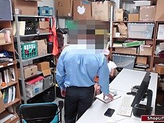 Grosser schwanz, Braunhaarige, Hardcore, Riesenschwanz, Büro, Zierlich, Realität, Jungendliche (18+)