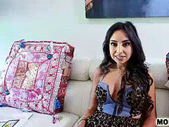 Sucer une bite, Brunette brune, Tir de sperme, Faciale, Mère que j'aimerais baiser, Maman, Belle mère, Tabou