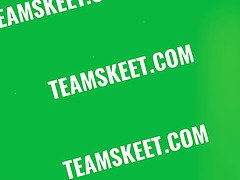 Grote kont, Grote lul, Blond, Pijpbeurt, Sperma shot, Vingeren, Handbeurt, Stiefmoeder