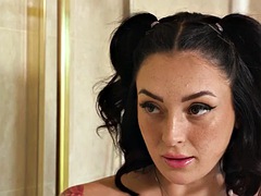 美女, 足フェチ, 手コキする, ハードコア, マッサージ, オイル, 現実, タトゥー