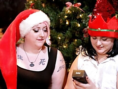 Enthousiasteling, Grote kont, Bruinharig, Vingeren, Likken, Kut duiken, Kort haar, Tieten likken