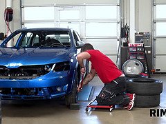 Gros seins, Blonde, Plantureuse, Fétiche, Énorme, Lécher le sphincter, Cheveux courts, Nénés