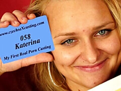 18 ans, Gros cul, Grosse bite, Blonde, Sucer une bite, En levrette, Seins naturels, Adolescente