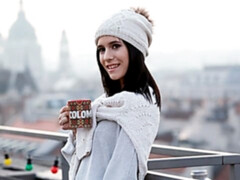 Fit doll in a short dress Nikki Fox gives a passionate blowjob